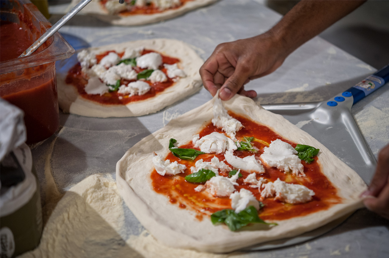 Best utensils and tools to cook the perfect pizza Home Pizza Ovens